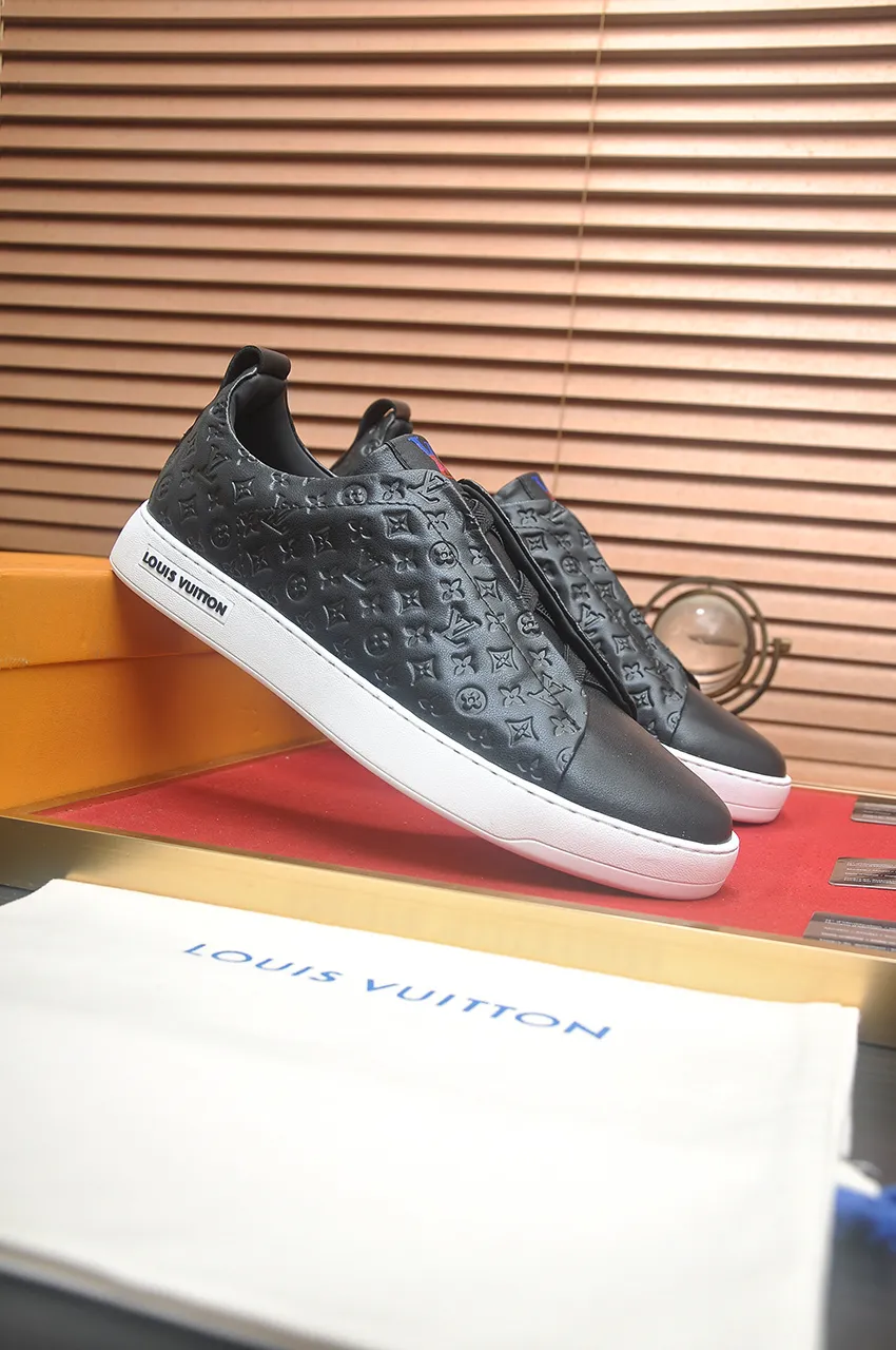 Men's men's shoes💰460💶[LOUIS VUITTON] Same style as LV. Louis Vuitton official website [satisfied] original single hot model, LV original factory cowhide material 👑1:1 original plate, sheepskin lining, original foam outsole. Body accessories one-to-one mold opening 💪 Counter quality 🙏 Dear friends, if you are still worried about wearing matching shoes 💋, then these shoes are your best choice 🎁🎁! 38-44